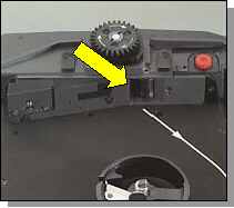 aufwickelseitige Filmaustrittsöffnung bei einer ARRI SR 3-Kassette